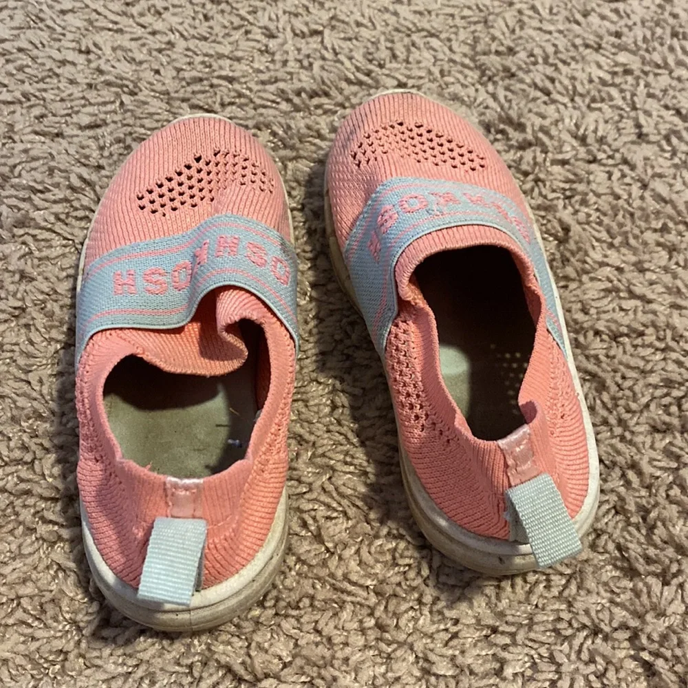 OshKosh water shoes pink coral gray size 9